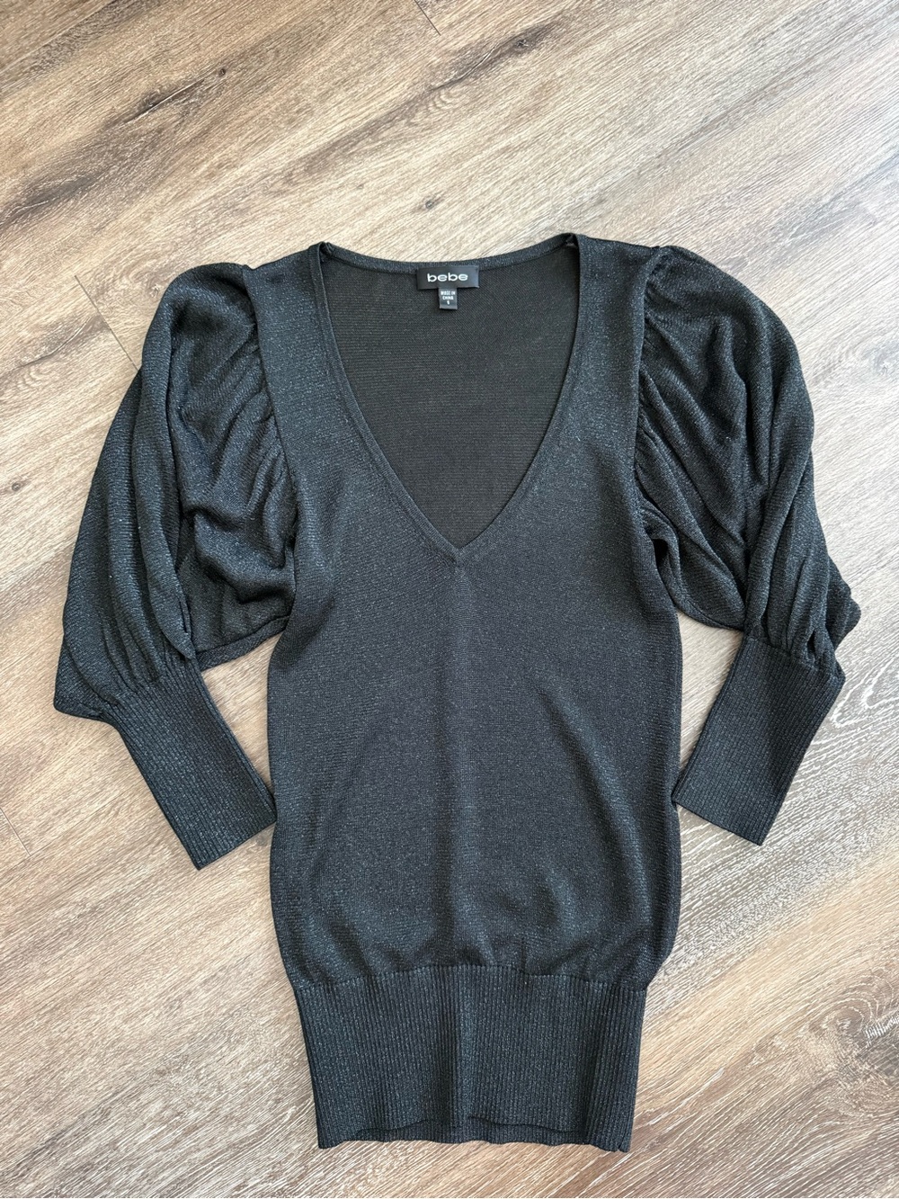 bebe Black V-Neck Puff Sleeve Top Size XS